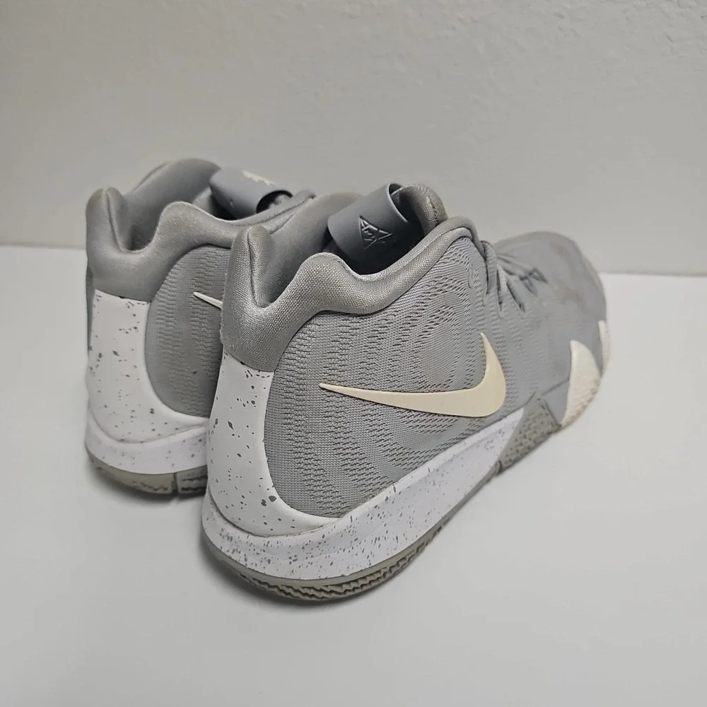 Nike Kyrie 4 Wolf Grey‎ And White Sneakers Men's Size 14 AV2296-002 Basketball